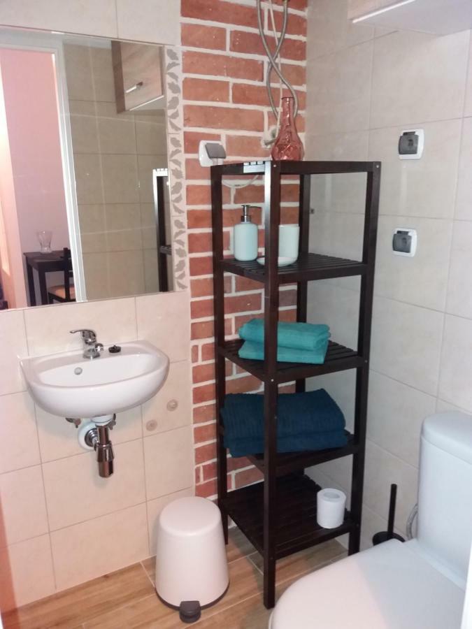 Апартаменты Klimatyczny Apartament Краков Экстерьер фото