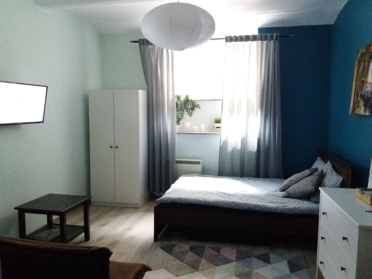 Апартаменты Klimatyczny Apartament Краков Экстерьер фото