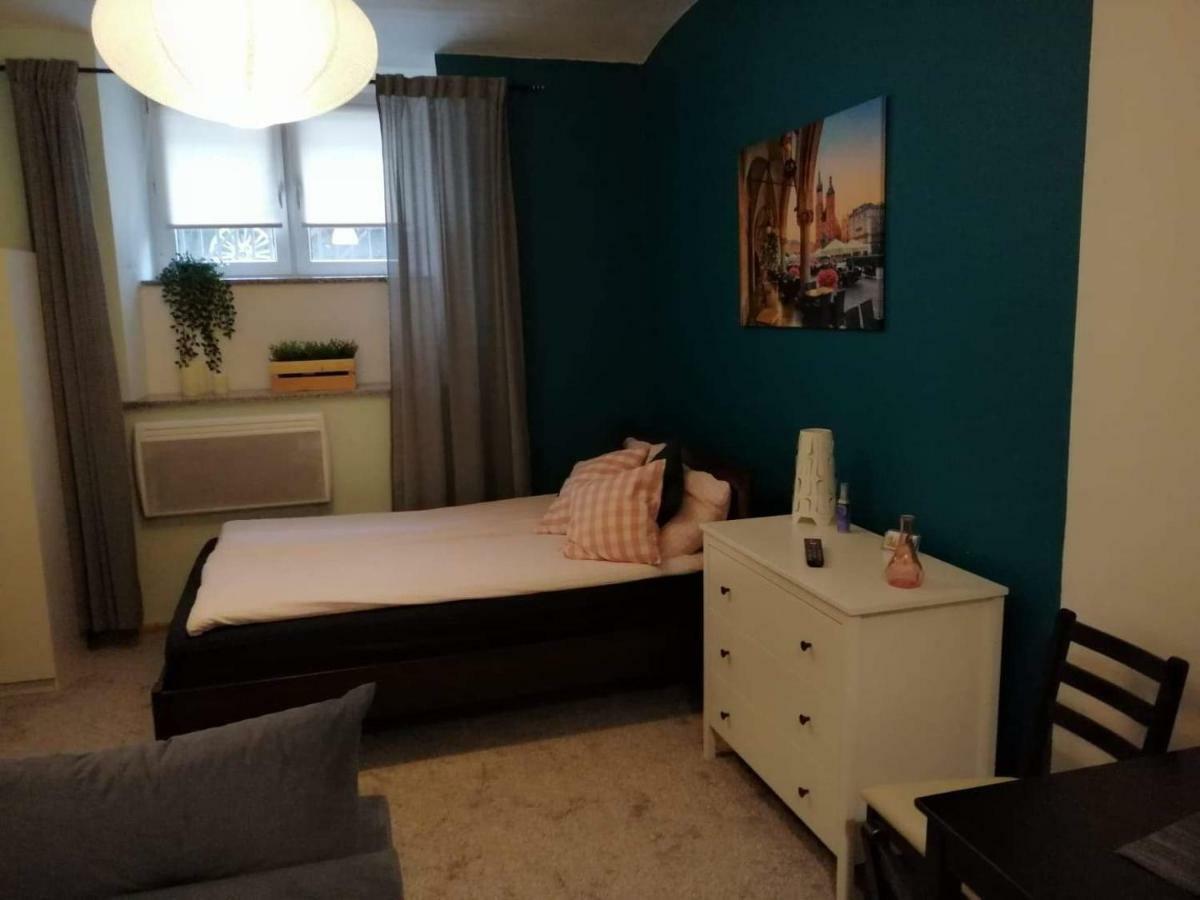 Апартаменты Klimatyczny Apartament Краков Экстерьер фото