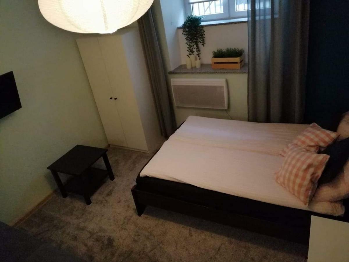 Апартаменты Klimatyczny Apartament Краков Экстерьер фото